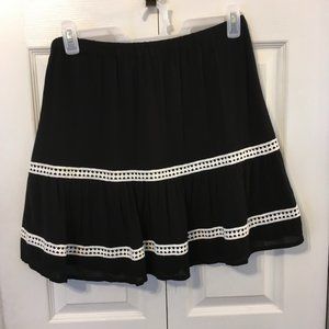 Vince Camuto Black/White Flowy Skirt Size Med